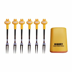 چنگال زیتون خوری مدل سنجاب مجموعه 6 عددی به همراه استند 