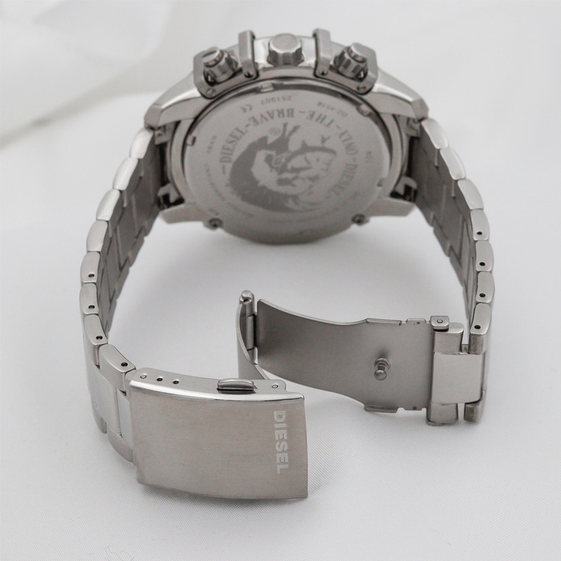 ساعت مچی عقربه‌ای مردانه دیزل مدل تایمردار تاریخ شمار