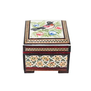 جا سکه‌ای خاتم کاری چوبی صنایع دستی فاخر مدل لولا دار طرح گل و مرغ برجسته کد 6p6RGB1f4