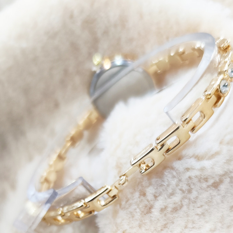 ساعت مچی عقربه ای دخترانه هانگروی مدل نگین دار ساعت مچی عقربه ای دخترانه هانگروی مدل نگین دار