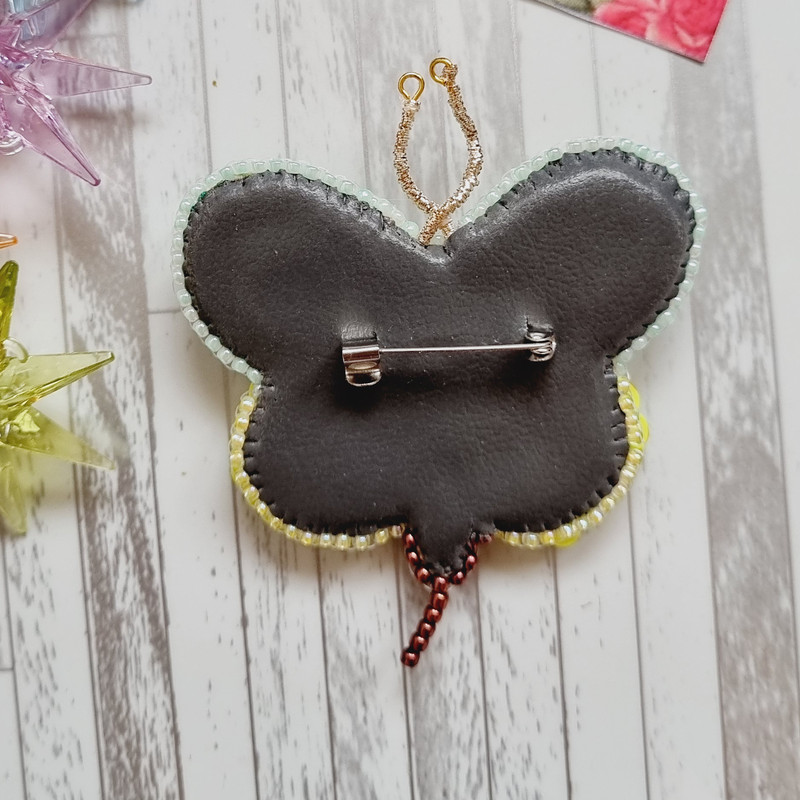 سنجاق سینه زنانه مدل جواهردوزی پروانه کد GL1100