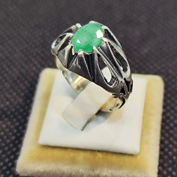 انگشتر نقره مردانه مدل سنگ زمرد آفریقایی کد 39 انگشتر نقره مردانه مدل سنگ زمرد آفریقایی کد 39
