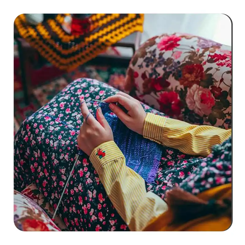 مگنت طرح بانو و بافتنی کد wmg2367