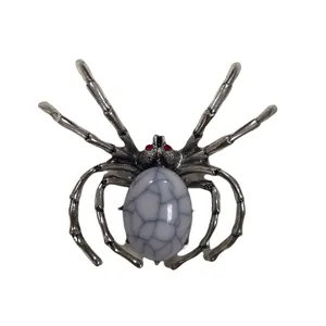 گل سینه زنانه مدل عنکبوت