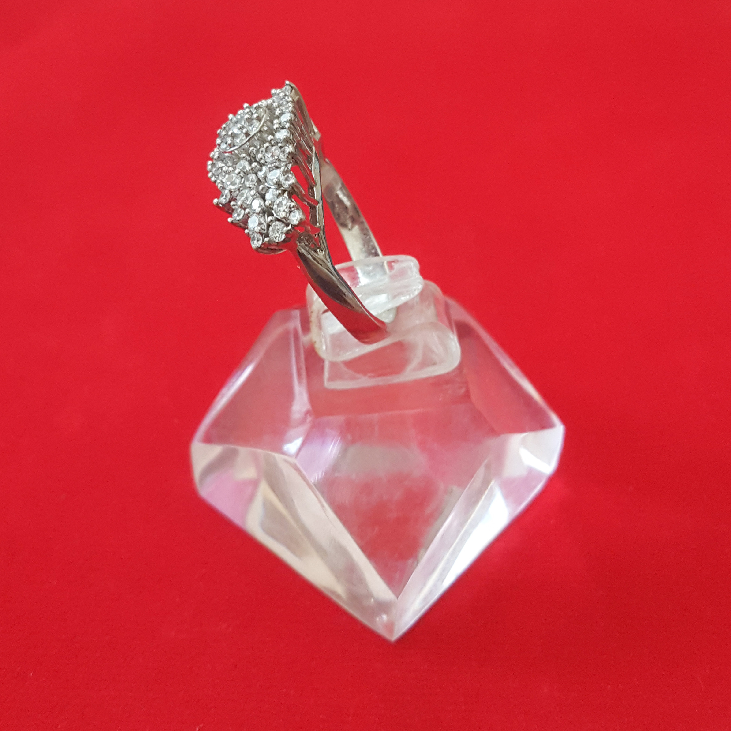 انگشتر نقره زنانه مدل AMT_R069 انگشتر نقره زنانه مدل AMT_R069