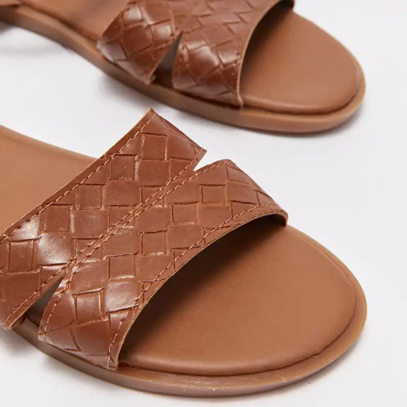 صندل زنانه ال سی وایکیکی مدل استپ دار