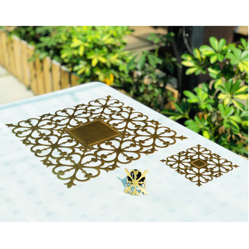 زیر بشقابی میزچین طرح قلب مدل 4131GN بسته 4 عددی به همراه زیرلیوانی زیر بشقابی میزچین طرح قلب مدل 4131GN بسته 4 عددی به همراه زیرلیوانی