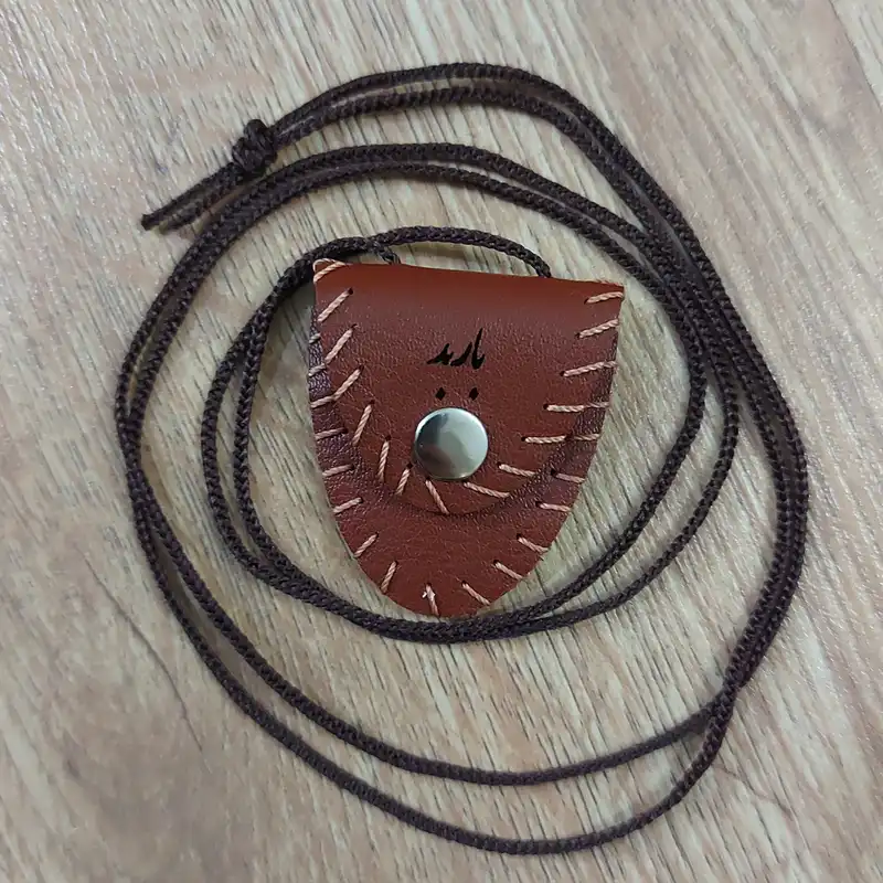 نگه‌دارنده پیک گیتار باربد مدل گردن آویز کد 01