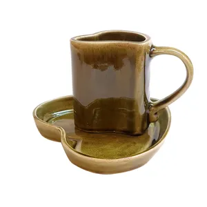 ماگ سرامیکی مدل چمن کد 115 به همراه زیر لیوانی