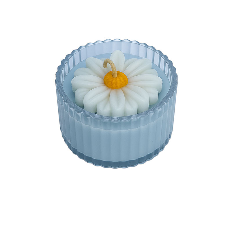 شمع دست ساز معطر مدل بابونه با رایحه دریا زمان اتمام 5 ساعت