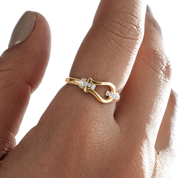 انگشتر طلا 18 عیار زنانه ماوی گالری مدل فرد نگینی