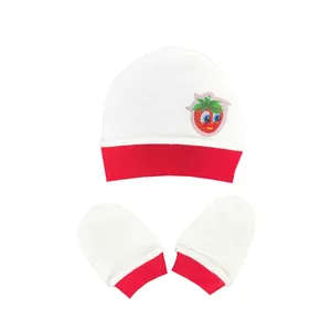 ست دستکش و کلاه نوزادی طرح توت فرنگی کد 211