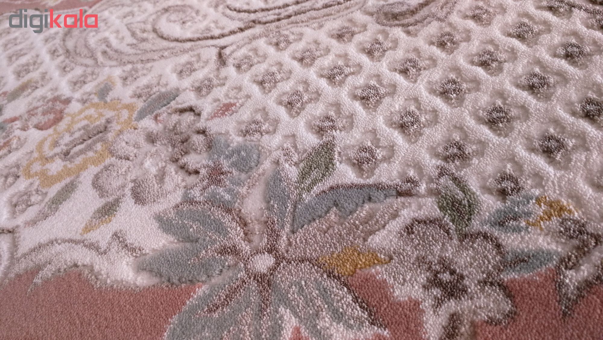 فرش ماشینی زمرد مشهد طرح  F03 رنگ زمینه صورتی