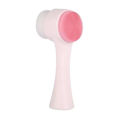 راهنمای خرید و نحوه استفاده از برس پاکسازی صورت دستی و برقی انواع مدل شارژی آن با قیمت مناسب و ارزان