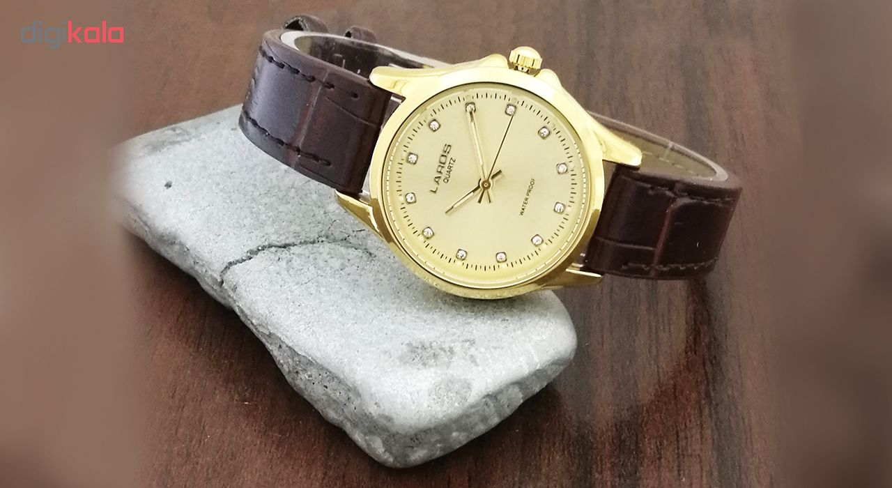ساعت مچی عقربه ای زنانه لاروس مدل  0118-80227-s به همراه دستمال مخصوص برند کلین واچ