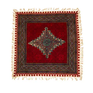 رومیزی قلمکار ممتاز اصفهان اثر عطريان طرح ترنج قرمز مدل G147