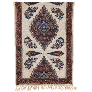 رومیزی قلمكار ممتاز اصفهان اثر عطريان طرح ترنج مدل G154 سايز 150*50 ساتي متر