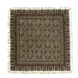 روميزي قلمكار ممتاز اصفهان اثر عطريان  طرح سرو مدل G176  سايز 80 * 80 سانتي متر