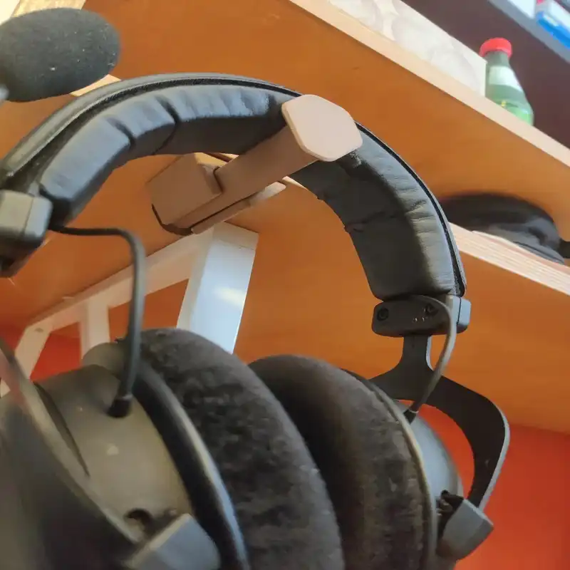 پایه نگهدارنده هدفون مدل لیزار کد 02