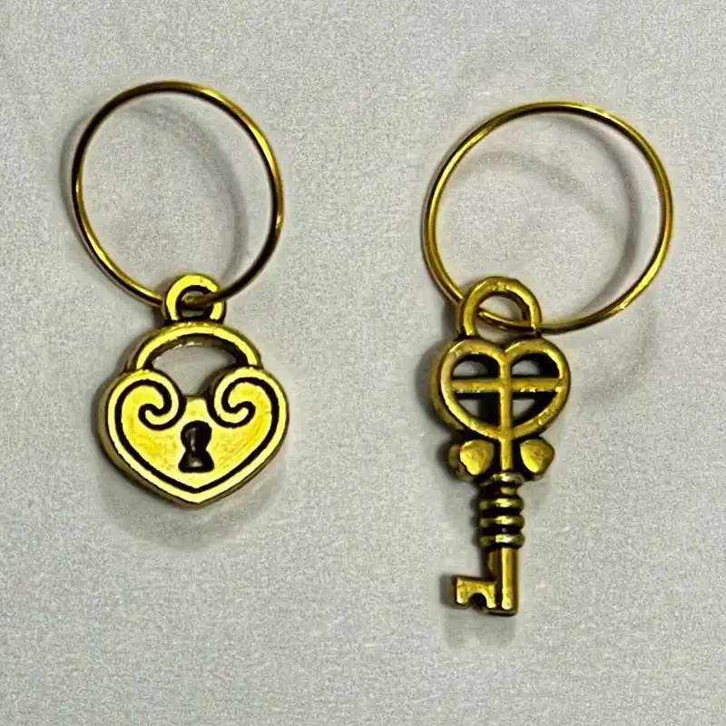 حلقه تزیینی مو زنانه مدل قفل و کلید کد mn03 بسته 6 عددی