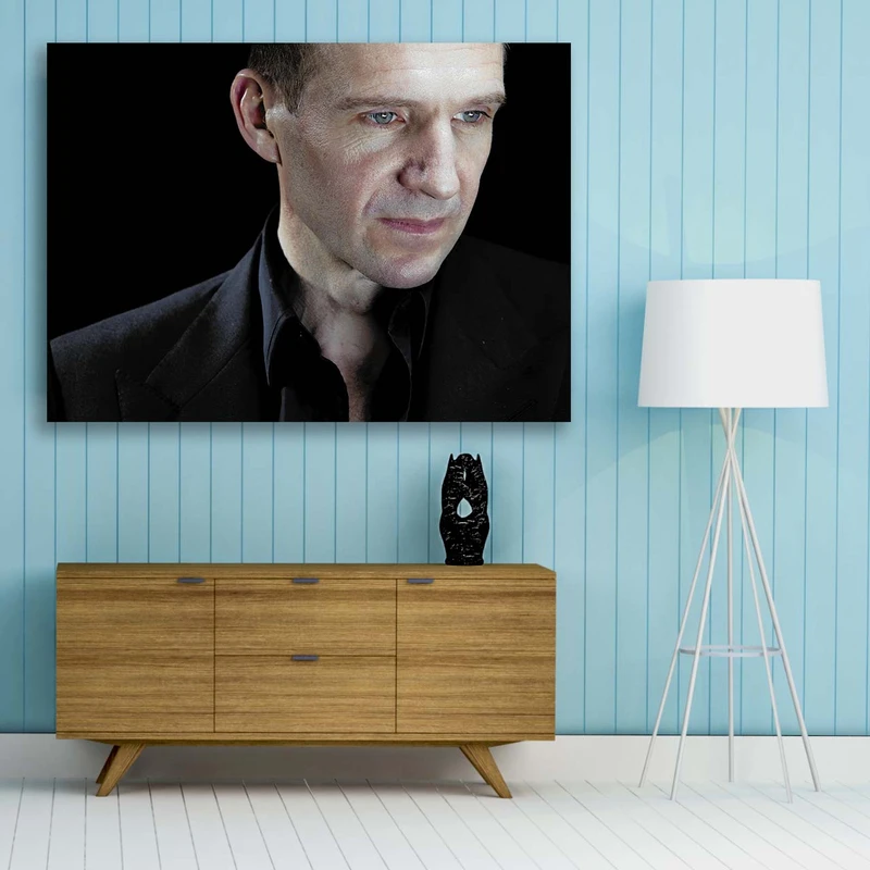 تابلو شاسی طرح Ralph Fiennes مدل Artist 0317
