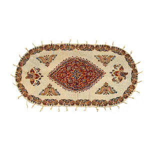 رومیزی قلمكارممتاز اثرعطريان طرح ترنج مدل G226سایز 80*40سانتی متر