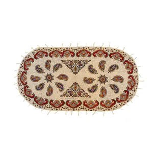 روميزي قلمكارممتاز اثر عطريان طرح مداليون مدل G237سایز 50*100 سانتی متر