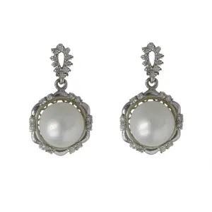 گوشواره طلا 18 عیار زنانه جواهری گاندی کد A3372