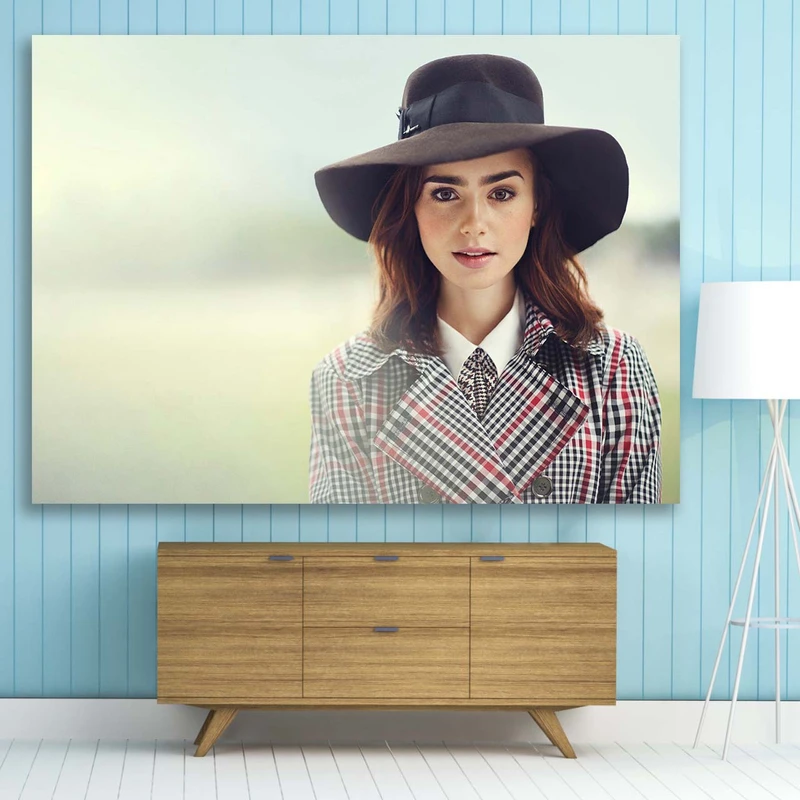 تابلو شاسی طرح Lily Collins مدل Artist 0381
