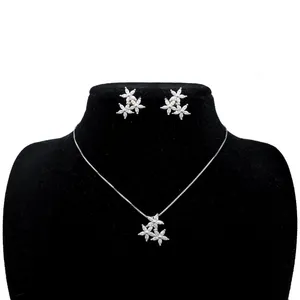 نیم ست نقره زنانه آی جواهر طرح مارگریت کد 77335NN