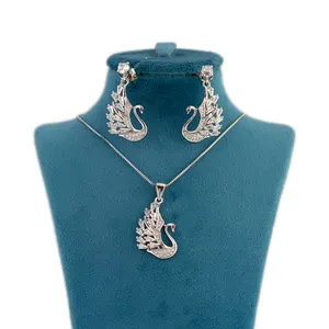 نیم ست نقره زنانه طرح قو کد GH - 1026