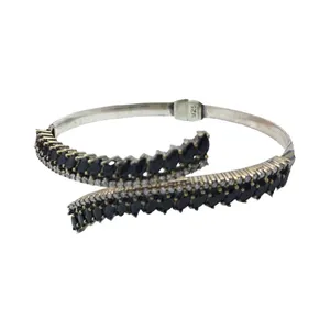 دستبند نقره زنانه کد v005