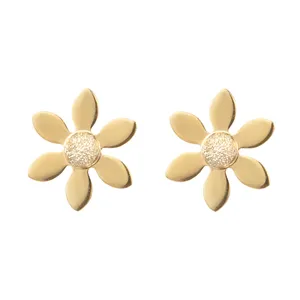 گوشواره طلا 18 عیار زنانه طرح گل کد ER-001