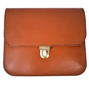 کیف رو دوشی چرمی مدل A006
