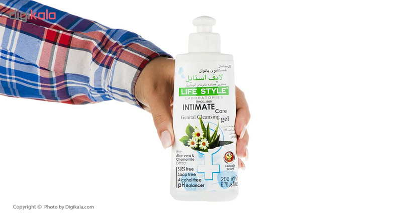 ژل بهداشتی بانوان لایف استایل مدل Chamomile حجم 200 میلی لیتر