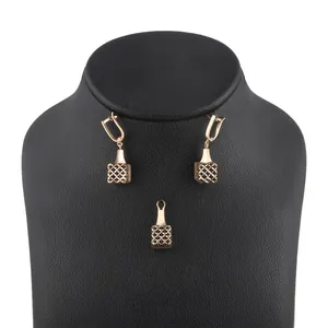 نیم ست طلا 18 عیار زنانه کد G526