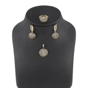 نیم ست طلا 18 عیار زنانه کد G527