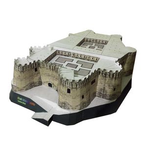 نقد و بررسی ساختنی طرح قلعه فلک الافلاک توسط خریداران