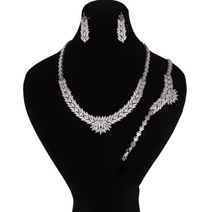 نیم ست نقره زنانه مد و کلاس کد MC-225