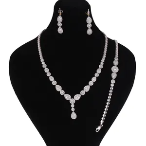 نیم ست نقره زنانه مد و کلاس کد MC-230