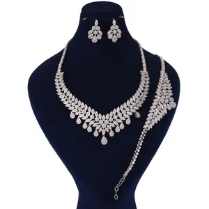 نیم ست نقره زنانه مد و کلاس کد MC-238