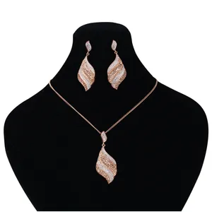 نیم ست نقره زنانه مد و کلاس کد MC-446