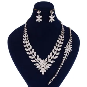 نیم ست نقره زنانه مد و کلاس کد MC-244