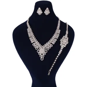 نیم ست نقره زنانه مد و کلاس کد MC-237