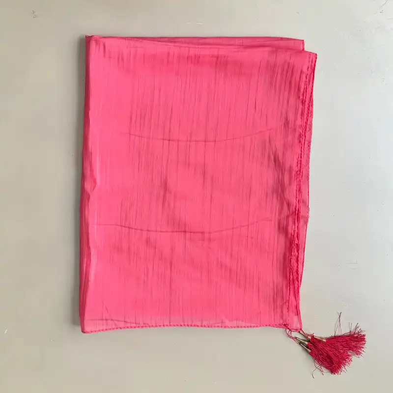 شال زنانه مدل حریر نازک ساده منگوله دار