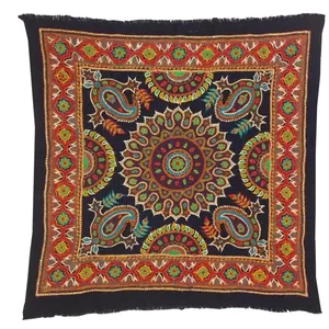 رومیزی سوزن دوزی طرح بازوبندی چهار بته کد S2101