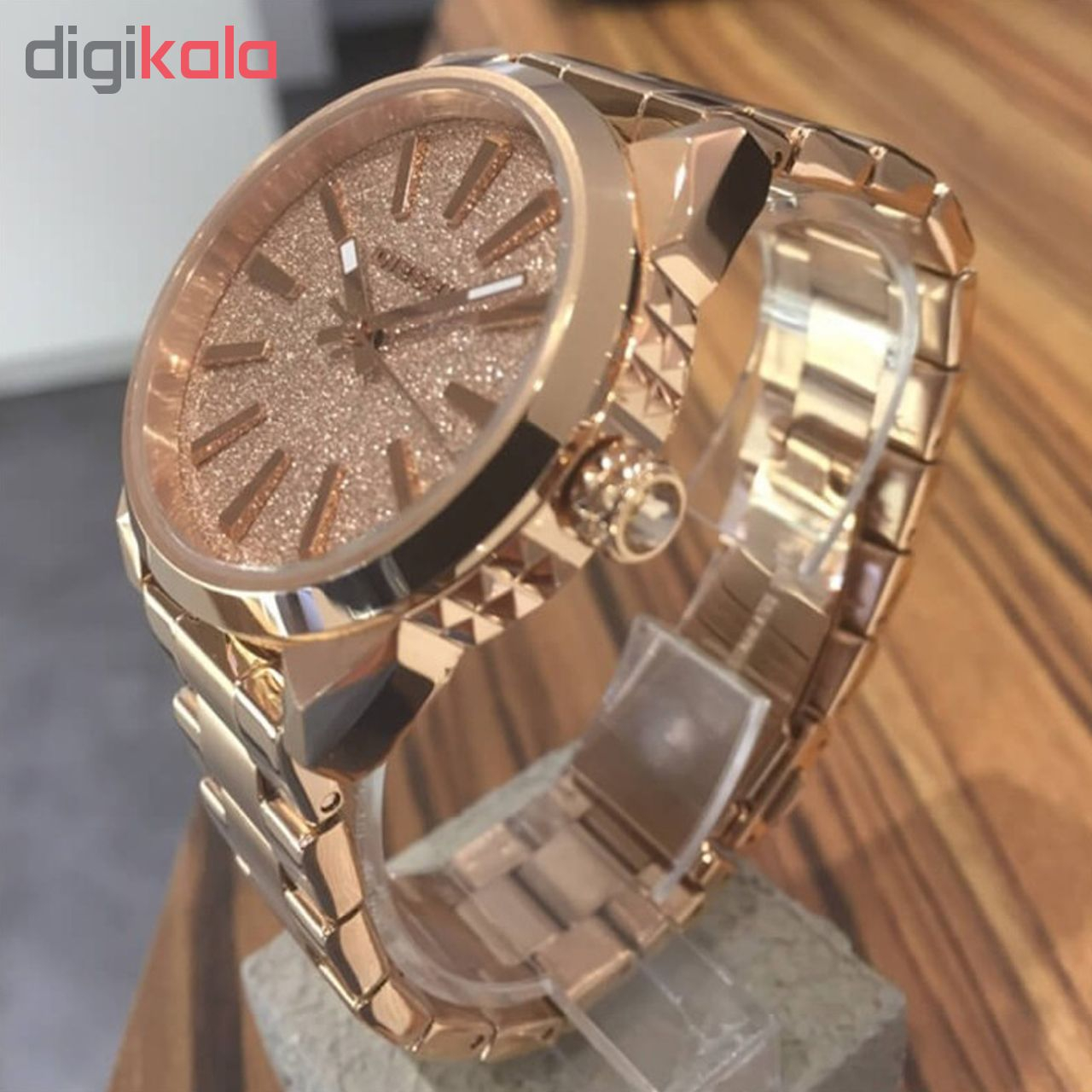 ساعت مچی عقربه ای زنانه دیزل کد DZ5502