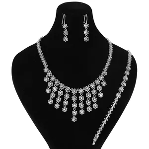 نیم ست نقره زنانه مد و کلاس کد MC-419