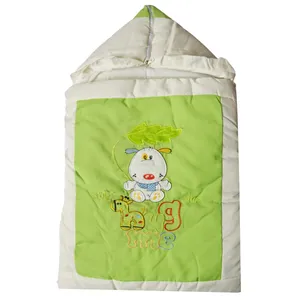 قنداق فرنگی نوزاد طرح hug me کد 02