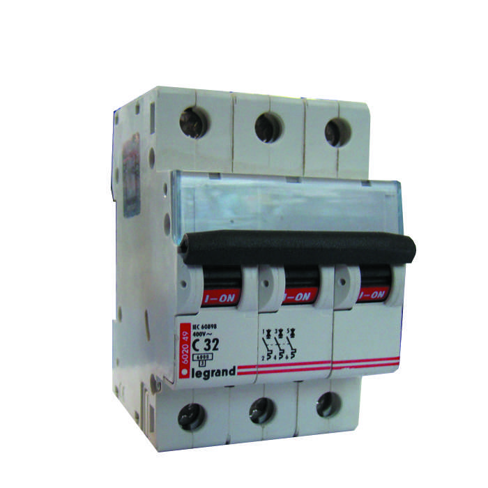 فیوز مینیاتوری سه فاز 32 آمپر لگرند مدل C32